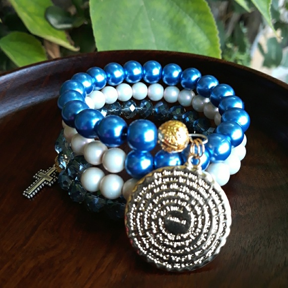 Gaviota Jewelry - Padre Nuestro/Lord's Prayer Memory Wire Bracelet